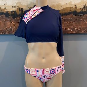 Two piece cropped rashguard and bikini bottoms EUC